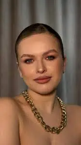 Personal Life and Related Influences Mila Volovich