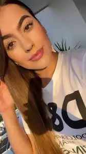 Public Recognition and Influence Danielle Vangar