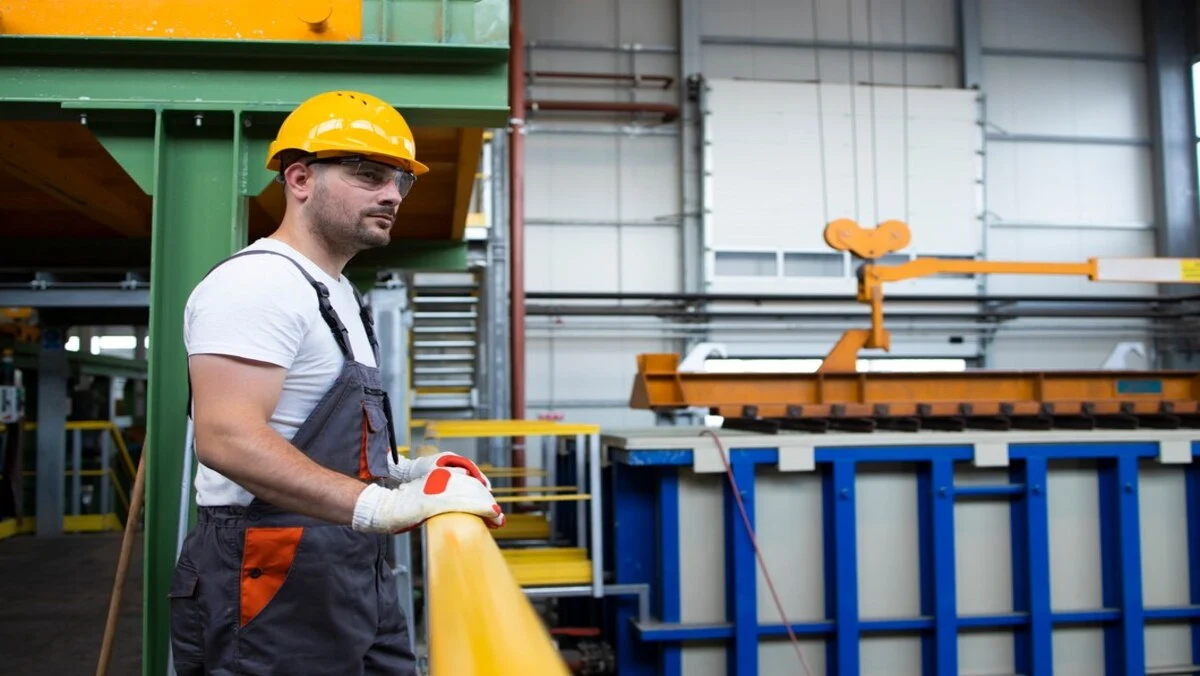 How Industrial Hoists Improve Workplace Efficiency
