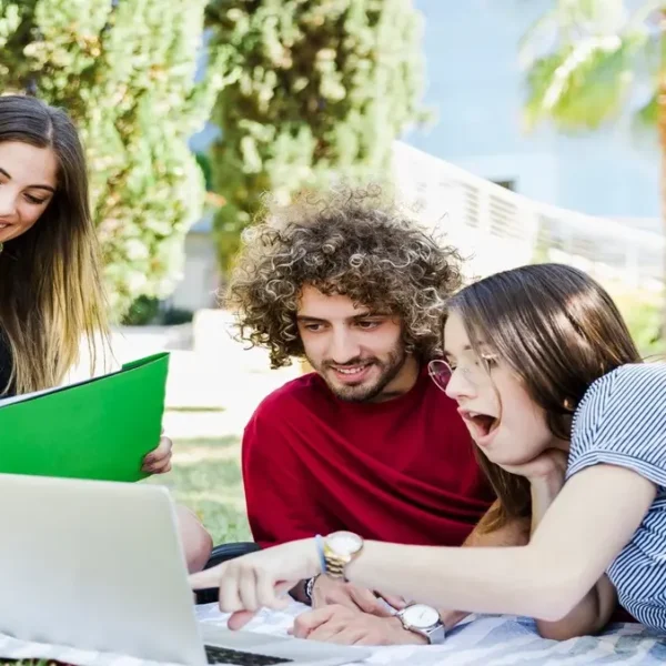 How to Pay for Summer College Courses